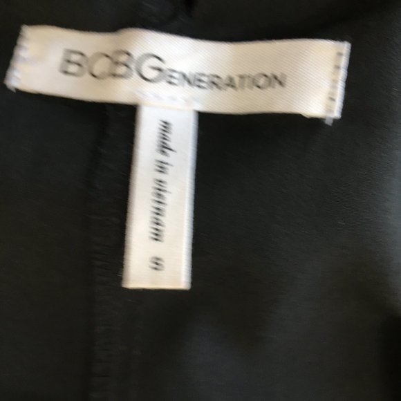 BCBGENERATION Black Multi Color Embroidery V Neck Chiffon Sleeveless Dress - Picture 2 of 9